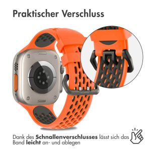 iMoshion Silikonsportarmband Buckle für das Apple Watch Series 1-9 / SE / Ultra (2) - 42/44/45/49 mm - Orange / Schwarz
