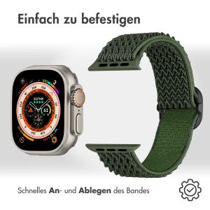 iMoshion Elastische Nylonarmband für das Apple Watch Series 1-9 / SE / Ultra (2) - 42/44/45/49 mm - Dunkelgrün