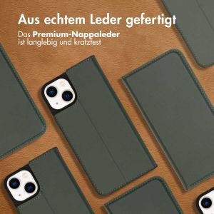 Accezz Premium Leather Slim Klapphülle für das iPhone 14 - Grün