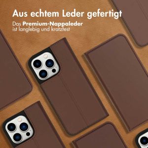 Accezz Premium Leather Slim Klapphülle für das iPhone 14 Pro - Braun