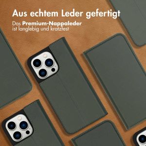 Accezz Premium Leather Slim Klapphülle für das iPhone 14 Pro - Grün