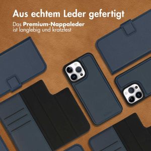 Accezz Premium Leather 2 in 1 Klapphülle für das iPhone 14 Pro - Dunkelblau