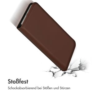 Accezz Premium Leather Slim Klapphülle für das iPhone 14 Plus - Braun