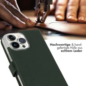 Selencia Echtleder Klapphülle für das iPhone 14 Pro Max - Grün