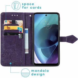 iMoshion Mandala Klapphülle für das Motorola Moto G51 - Violett