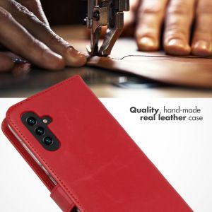 Selencia Echtleder Klapphülle für das Samsung Galaxy A13 (5G) / A04s - Rot
