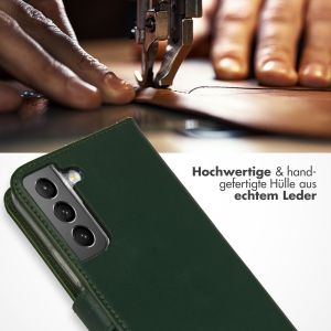 Selencia Echtleder Klapphülle für das Samsung Galaxy S22 - Grün