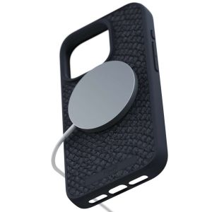 Njorð Collections Salmon Leather MagSafe Case für das iPhone 15 Pro - Black