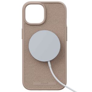 Njorð Collections Fabric MagSafe Case für das iPhone 15 - Pink Sand