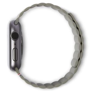 Decoded Silicone Magnetic Traction Strap Lite für Apple Watch Series 1-9 / SE - 38/40/41 mm - Olive
