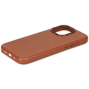 Decoded Leather Backcover MagSafe für das iPhone 15 Pro - Tan