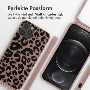 iMoshion Silikonhülle design mit Band für das iPhone 12 (Pro) - Animal Pink