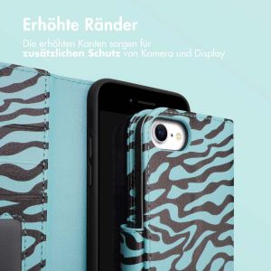 iMoshion ﻿Design Klapphülle für das iPhone SE (2022 / 2020) / 8 / 7 / 6(s) - Black Blue Stripes