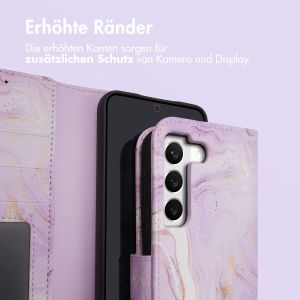 iMoshion ﻿Design Klapphülle für das Samsung Galaxy S22 - Purple Marble