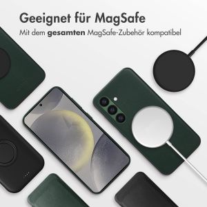 Accezz MagSafe Leather Backcover für das Samsung Galaxy S24 - Cedar Green
