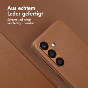 Accezz MagSafe Leather Backcover für das Samsung Galaxy S24 - Sienna Brown