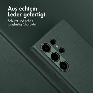Accezz MagSafe Leather Backcover für das Samsung Galaxy S24 Ultra - Cedar Green
