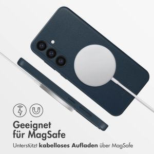 Accezz MagSafe Leather Backcover für das Samsung Galaxy S24 Plus - Nightfall Blue