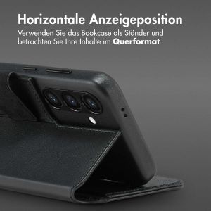 Accezz 2-in-1 Klapphülle aus Leder mit MagSafe für das Samsung Galaxy S24 - Onyx Black
