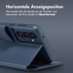 Accezz 2-in-1 Klapphülle aus Leder mit MagSafe für das Samsung Galaxy S24 Plus - Nightfall Blue