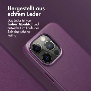 Accezz 2-in-1 Klapphülle aus Leder mit MagSafe für das iPhone 15 Pro - Heath Purple