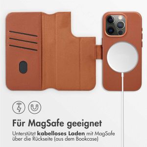 Accezz 2-in-1 Klapphülle aus Leder mit MagSafe für das iPhone 15 Pro - Sienna Brown