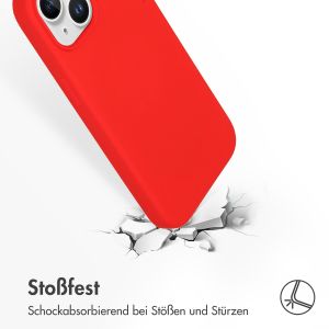 Accezz Liquid Silikoncase mit MagSafe für das iPhone 15 - Rot