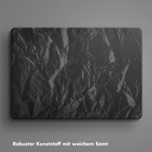 Selencia Cover mit Samtoberfläche für das MacBook Pro 13 Zoll (2020 / 2022) - A2289 / A2251 - Schwarz