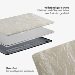 Selencia Cover mit Samtoberfläche für das MacBook Air 13 Zoll (2022) / Air 13 Zoll (2024) M3 chip - A2681 / A3113 - Beige