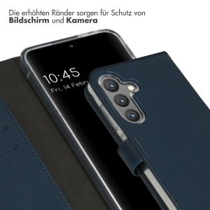 Selencia Echtleder Klapphülle für das Samsung Galaxy S24 - Blau