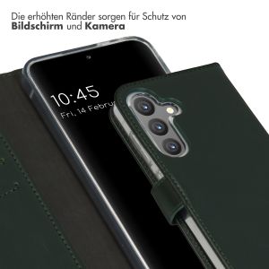 Selencia Echtleder Klapphülle für das Samsung Galaxy S24 - Grün