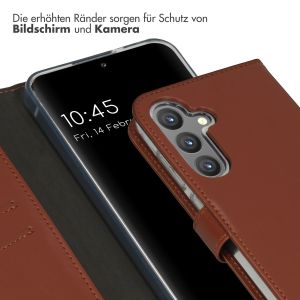 Selencia Echtleder Klapphülle für das Samsung Galaxy S24 Plus - Hellbraun