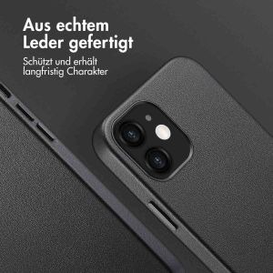Accezz MagSafe Leather Backcover für das iPhone 12 (Pro) - Onyx Black