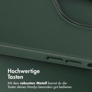 Accezz MagSafe Leather Backcover für das iPhone 13 Pro - Cedar Green
