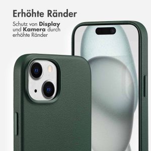 Accezz MagSafe Leather Backcover für das iPhone 15 - Cedar Green