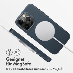 Accezz MagSafe Leather Backcover für das iPhone 15 Pro - Nightfall Blue
