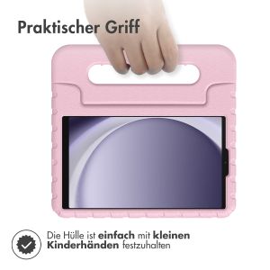 iMoshion Schutzhülle mit Handgriff kindersicher für das Samsung Galaxy Tab A9 8.7 Zoll - Hellrosa