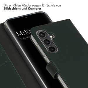Selencia Echtleder Klapphülle für das Samsung Galaxy S23 FE - Grün