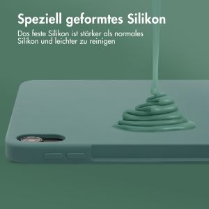 Accezz Liquid Silicone Back Cover mit Stifthalter für das iPad Air 5 (2022) / Air 4 (2020) - Dunkelgrün