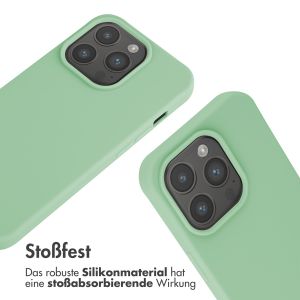 iMoshion Silikonhülle mit Band für das iPhone 15 Pro - Grün