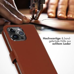 Selencia Echtleder Klapphülle für das iPhone 15 Pro Max - Hellbraun