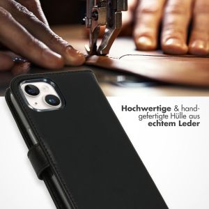 Selencia Echtleder Klapphülle für das iPhone 15 - Schwarz