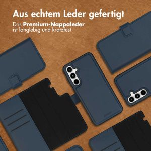 Accezz Premium Leather 2 in 1 Wallet Bookcase für das Samsung Galaxy A35 - Dunkelblau