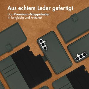 Accezz Premium Leather 2 in 1 Wallet Bookcase für das Samsung Galaxy A35 - Grün
