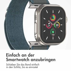 iMoshion Nylon-Armband Alpine für die Apple Watch Series 1-9 / SE / Ultra (2) - 42/44/45/49 mm - Blau