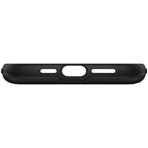 Spigen Slim Armor CS Case für das iPhone 13 Pro - Schwarz