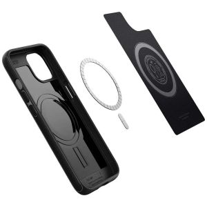 Spigen MagSafe Armor Hülle für das iPhone 13 - Schwarz