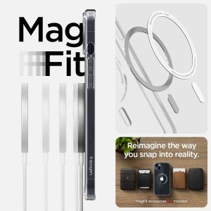 Spigen Ultra Hybrid™ Case MagSafe für das iPhone 14 Plus - Carbon Fiber