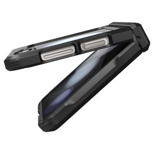 Spigen Tough Armor™ Pro Case für das Samsung Galaxy Z Flip 5 - Black