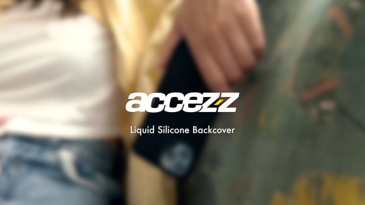 Accezz Liquid Silikoncase für das iPhone 12 (Pro) - Schwarz